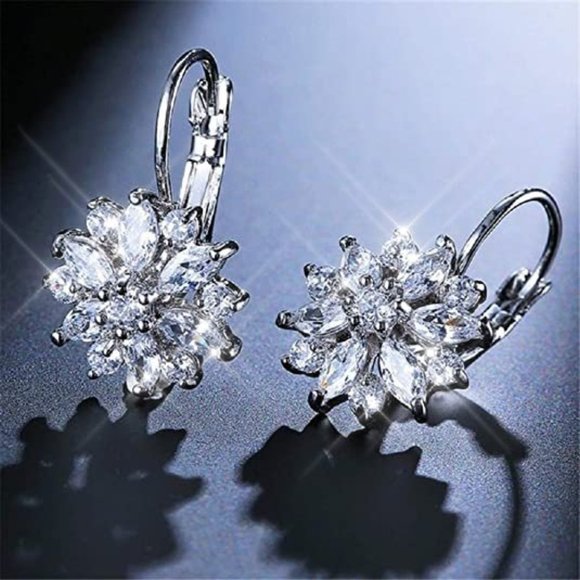 NEW Sparkling Bling Swarovski Crystal Rhinestone Snowflake Earrings + FR… - Picture 5 of 6